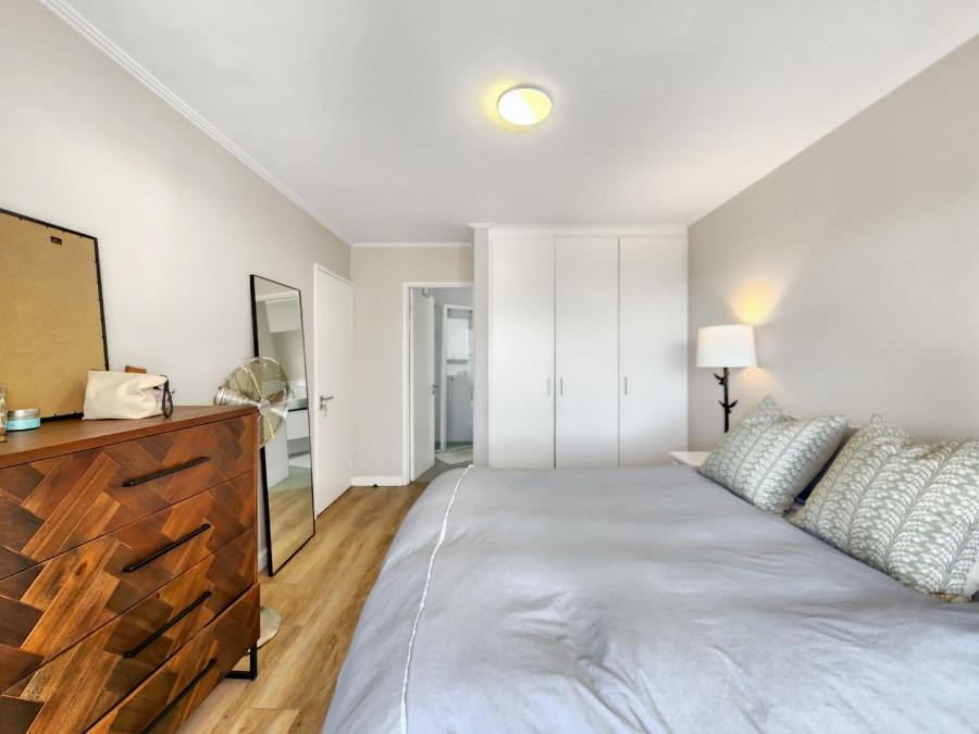 2 Bedroom Property for Sale in Vredehoek Western Cape